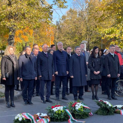 56 os megemlekezes04