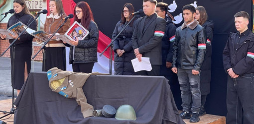 56 os megemlekezes24