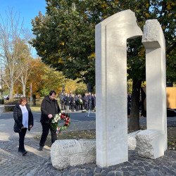 56 os megemlekezes31