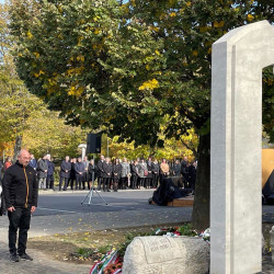 56 os megemlekezes52