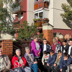 idosek vilagnapja a fenyes hazban2025