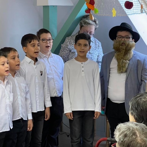 idosek vilagnapja a fenyes hazban2025