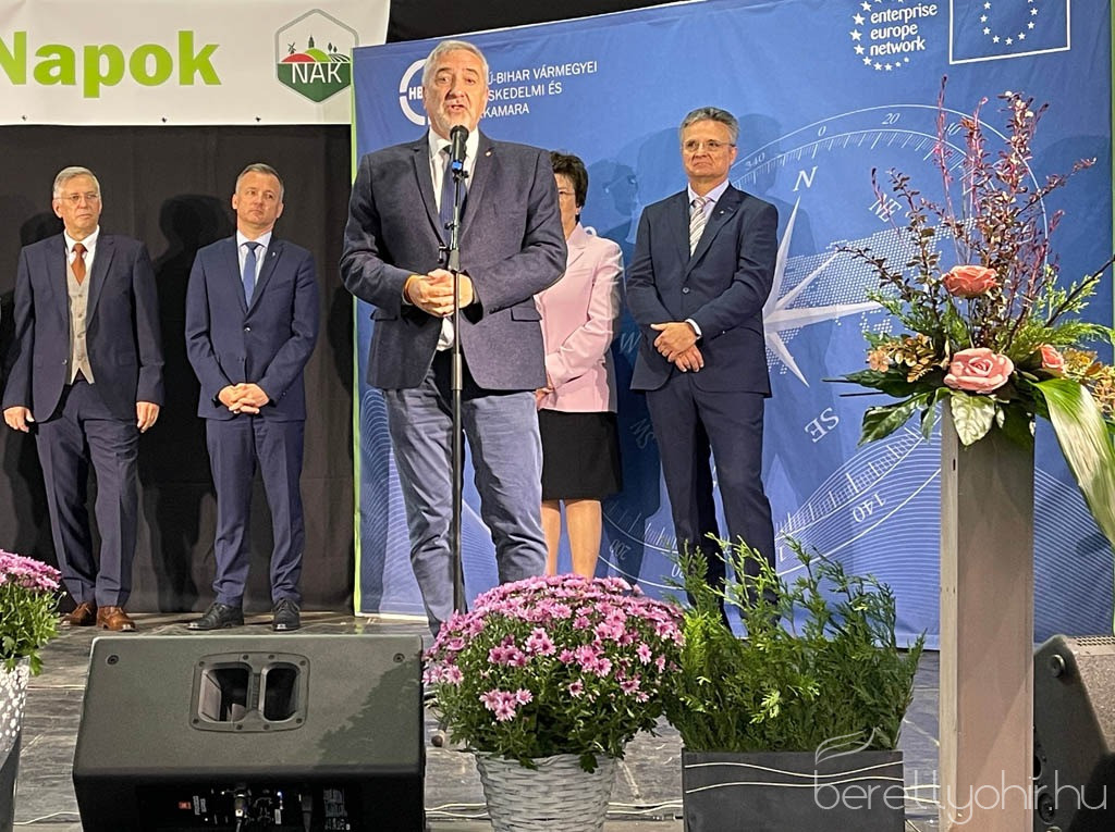 25 bihari szamado napok36 1600 1000 100 wm right bottom 100 berettyohirlogowhitepng