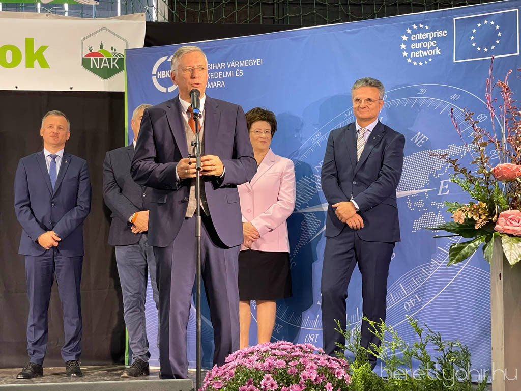 25 bihari szamado napok54 1600 1000 100 wm right bottom 100 berettyohirlogowhitepng