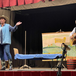 pajtaszinhazi eloadas berettyoujfaluban