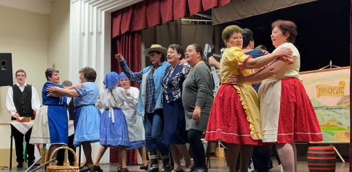 pajtaszinhazi eloadas berettyoujfaluban