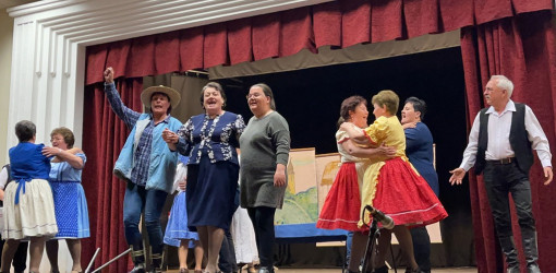 pajtaszinhazi eloadas berettyoujfaluban