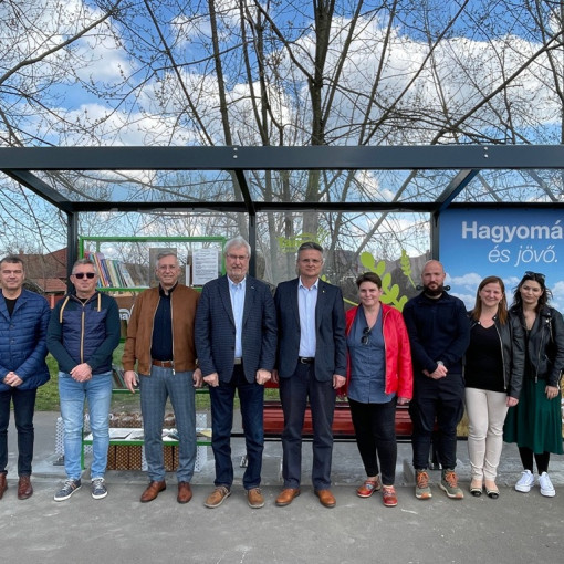 atadtak a tama buszmegallokat