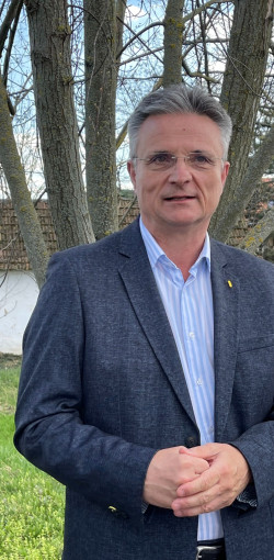 atadtak a tama buszmegallokat