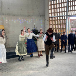 megnyilt az uj piaccsarnok06