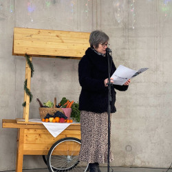 megnyilt az uj piaccsarnok07