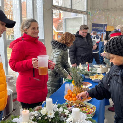 megnyilt az uj piaccsarnok16