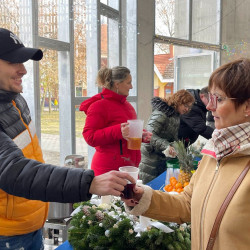 megnyilt az uj piaccsarnok17