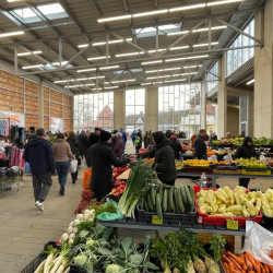 megnyilt az uj piaccsarnok22