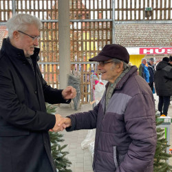 megnyilt az uj piaccsarnok24