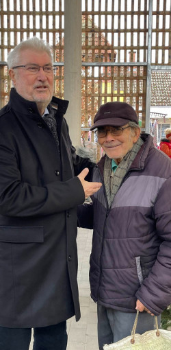 megnyilt az uj piaccsarnok25