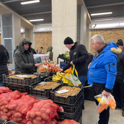 megnyilt az uj piaccsarnok27