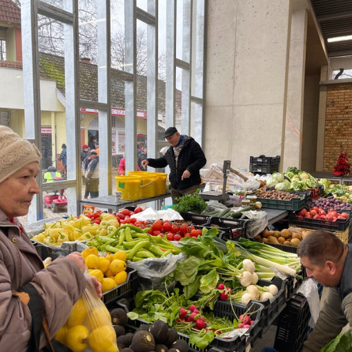 megnyilt az uj piaccsarnok34