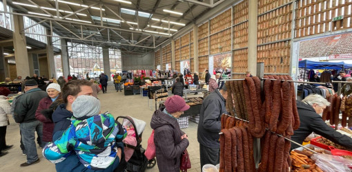 megnyilt az uj piaccsarnok55