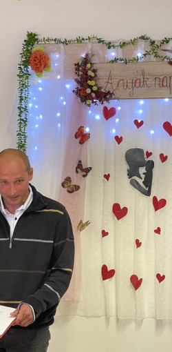 az anyakat koszontottek30