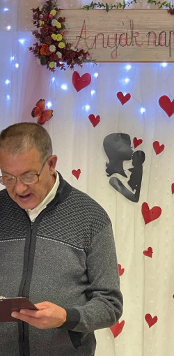 az anyakat koszontottek33