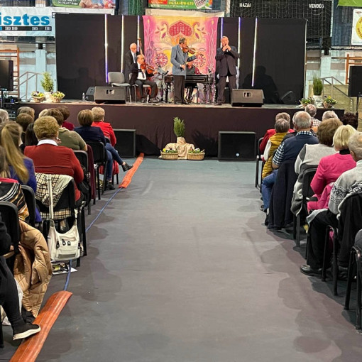 az idoseket unnepeltuk58