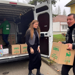 szeretetdoboz beretttyoujfalu08