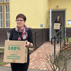 szeretetdoboz beretttyoujfalu12