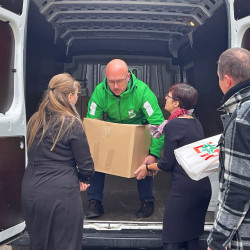 szeretetdoboz beretttyoujfalu17