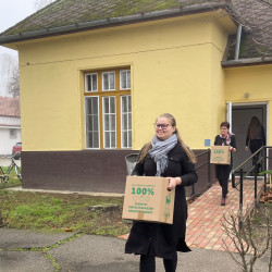 szeretetdoboz beretttyoujfalu18