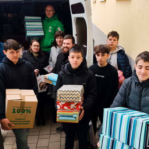 szeretetdoboz beretttyoujfalu32