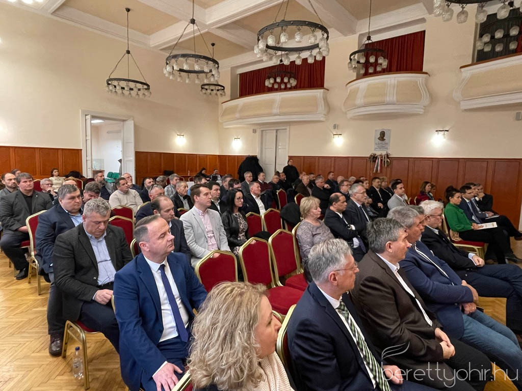 energetikai forum25 1600 1000 100 wm right bottom 100 berettyohirlogowhitepng