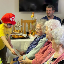 farsangi mulatsag az idosek otthonaban16