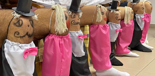 farsangi mulatsag az idosek otthonaban39