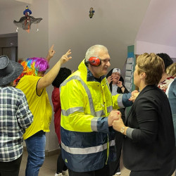 farsangi mulatsag az idosek otthonaban42