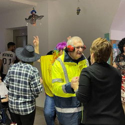 farsangi mulatsag az idosek otthonaban43