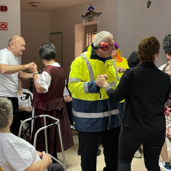 farsangi mulatsag az idosek otthonaban47