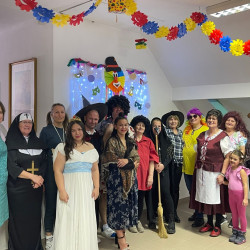 farsangi mulatsag az idosek otthonaban50