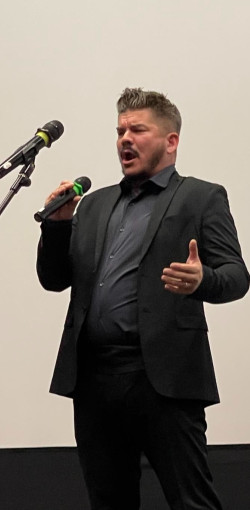 fellobbant a hit langja33