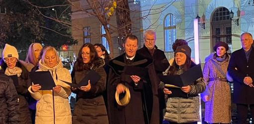 fellobbant a hit langja81