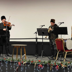 Fellobbant az öröm lángja