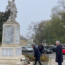 lehullottak a falevelek11