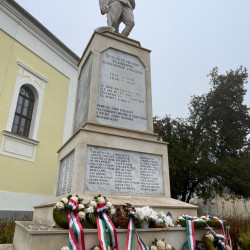 lehullottak a falevelek18