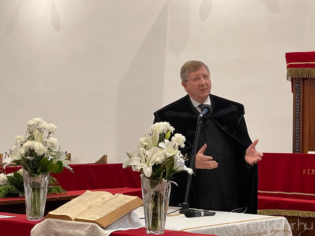 halaado istentisztelet080 1600 1000 100 wm right bottom 100 berettyohirlogowhitepng