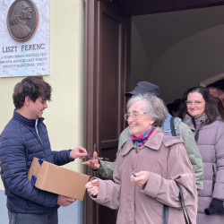 halaado istentisztelet115