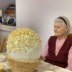 husvet az idosek otthonaban02