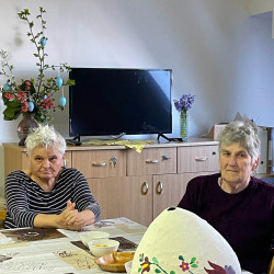 husvet az idosek otthonaban04