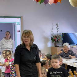 husvet az idosek otthonaban05