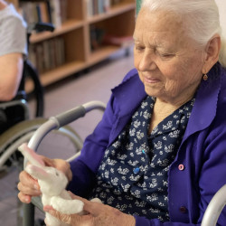 husvet az idosek otthonaban16