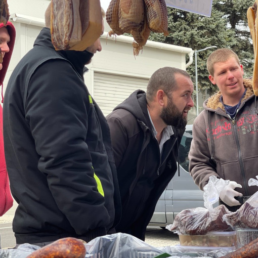 ujra tama termeloi vasar